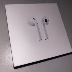 Apple Bottoms White Wireless Earbud Headphones